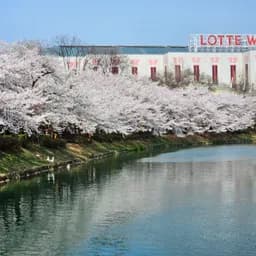 Seokchon Lake